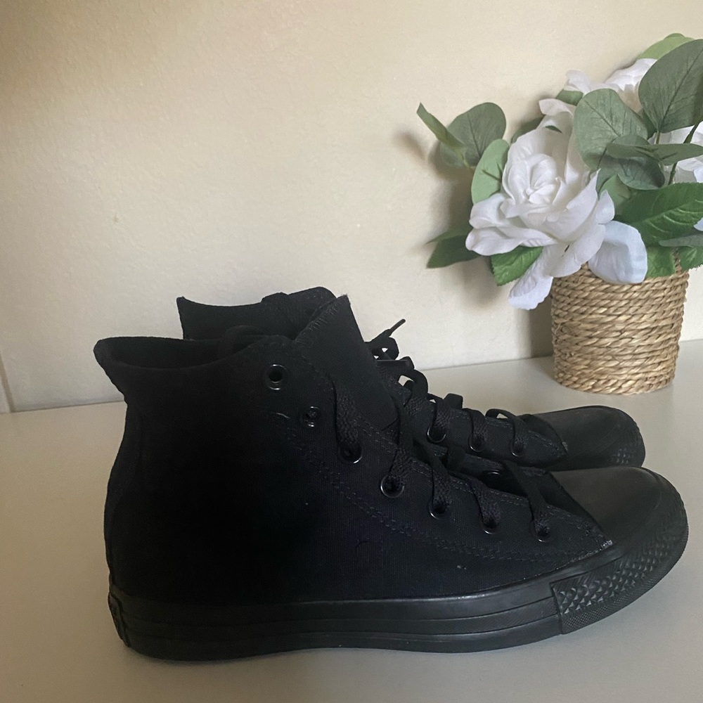 Black high top converse